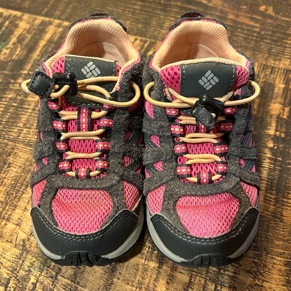 Columbia toddler hiking shoes size 9